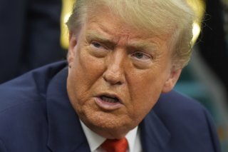 Une partie des droits de douane américains exigés par le gouvernement de Donald Trump sont illégaux, selon une cour fédérale américaine. KEYSTONE/AP/Manuel Balce Ceneta